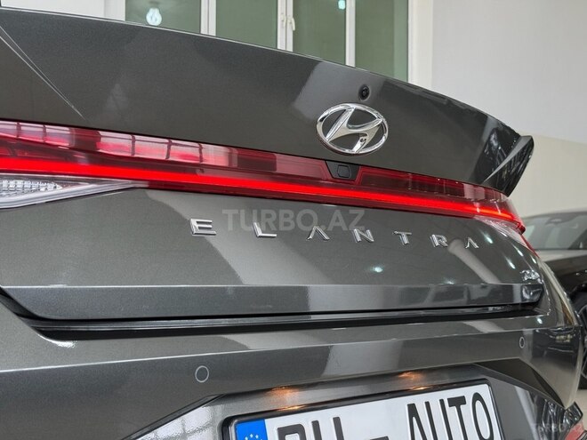 Hyundai Elantra-8