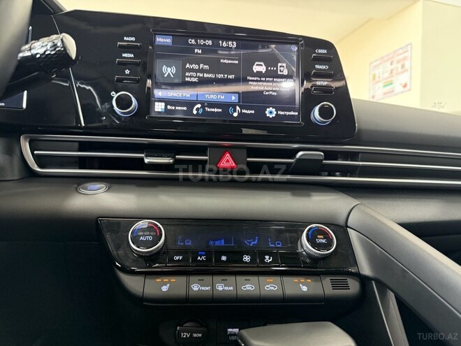 Hyundai Elantra-14