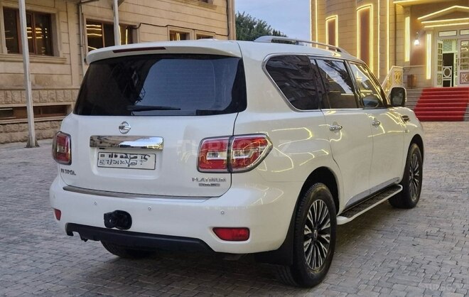 Nissan Patrol 2014, 153,000 km - 5.6 l - Bakı