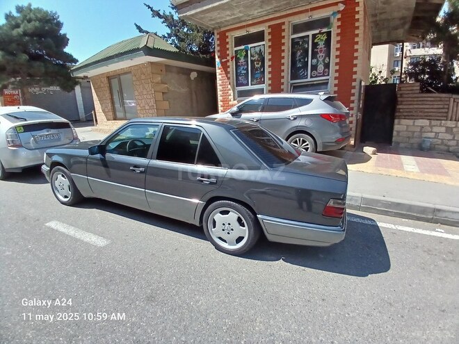 Mercedes E 220 1994, 381,555 km - 2.2 l - Bakı