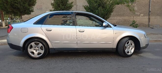Audi A4 2001, 300,000 km - 2.0 l - Bakı