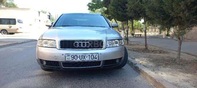 Audi A4 2001, 300,000 km - 2.0 l - Bakı