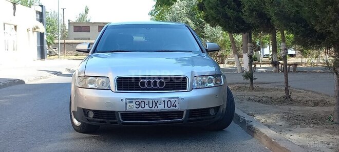 Audi A4 2001, 300,000 km - 2.0 l - Bakı