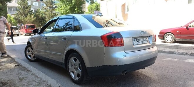 Audi A4 2001, 300,000 km - 2.0 l - Bakı
