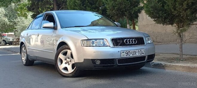 Audi A4 2001, 300,000 km - 2.0 l - Bakı