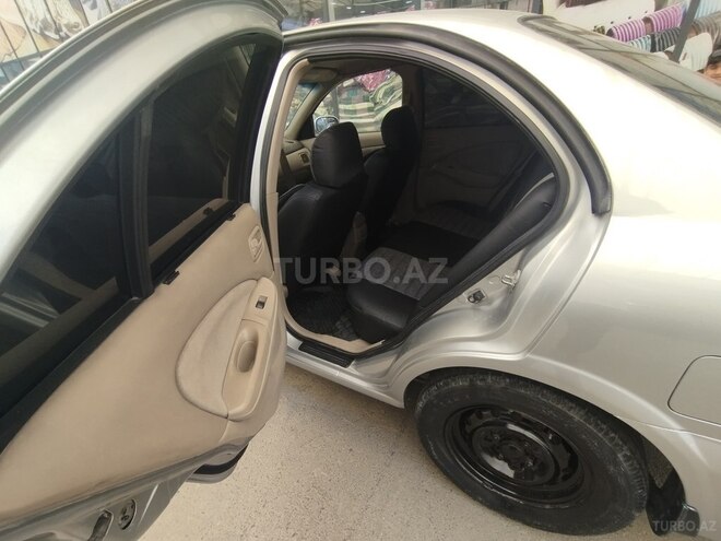 Nissan Sunny 2006, 266,000 km - 1.6 l - Bakı