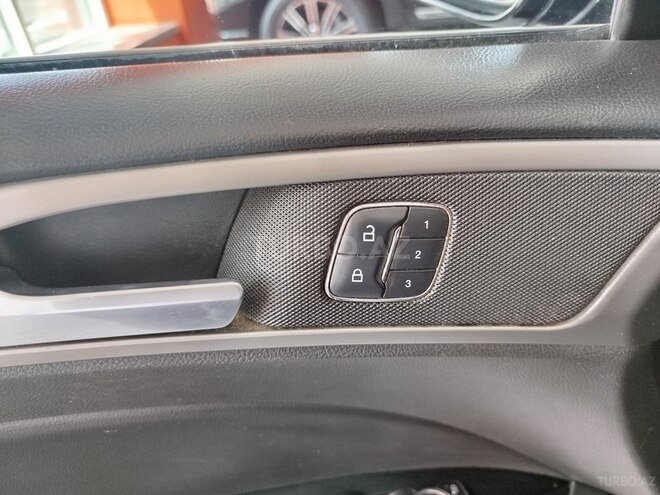 Ford Fusion (North America)-18