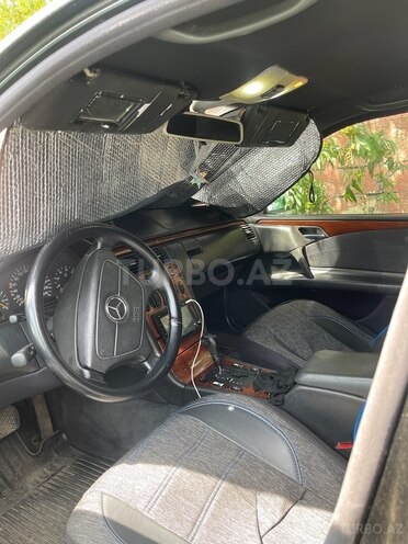 Mercedes E 200 1998, 355,000 km - 2.0 l - Bakı