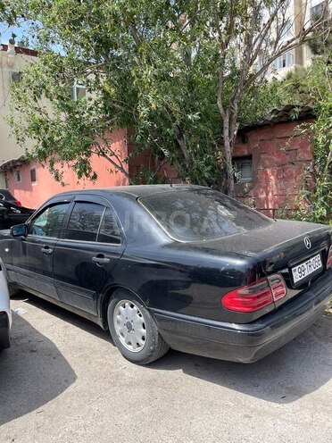 Mercedes E 200 1998, 355,000 km - 2.0 l - Bakı