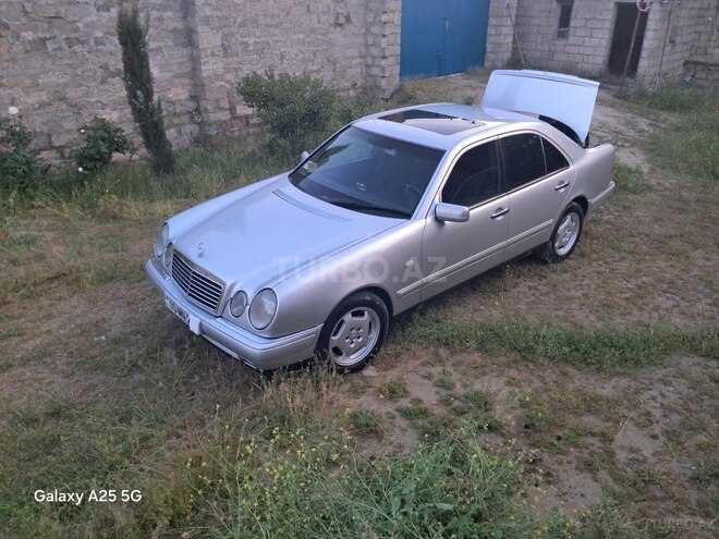 Mercedes E 240 1998, 200,000 km - 2.4 l - Bakı