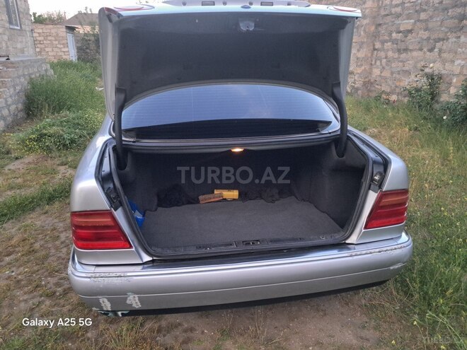 Mercedes E 240 1998, 200,000 km - 2.4 l - Bakı