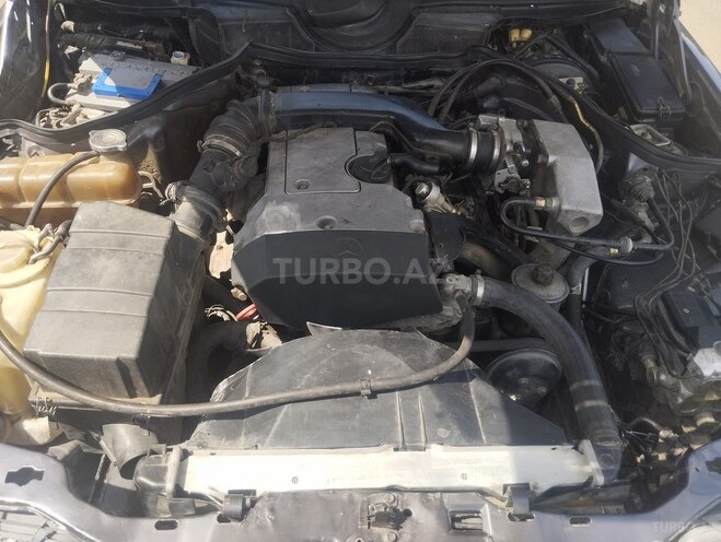 Mercedes E 220 1995, 421,000 km - 2.2 l - Beyləqan