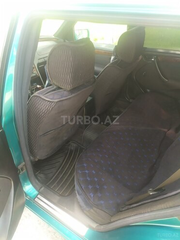 Mercedes C 200 1998, 389,000 km - 2.0 l - Quba