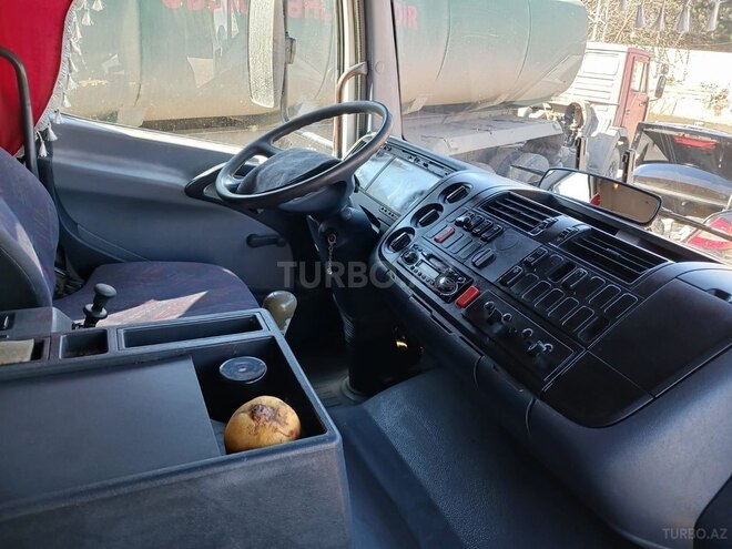 Mercedes Atego 2528 2004, 295,000 km - 6.4 l - Sumqayıt
