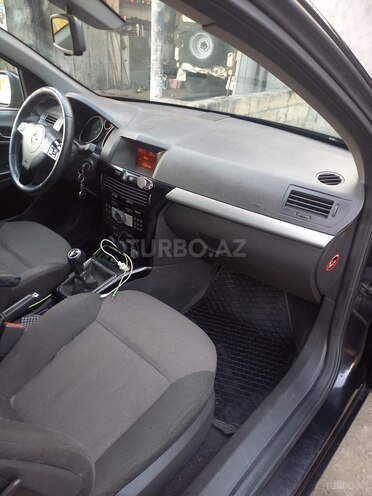 Opel Astra 2010, 333,000 km - 1.4 l - Şəki