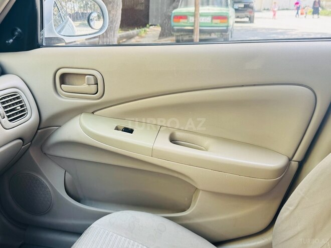 Nissan Sunny 2011, 210,000 km - 1.6 l - Bakı