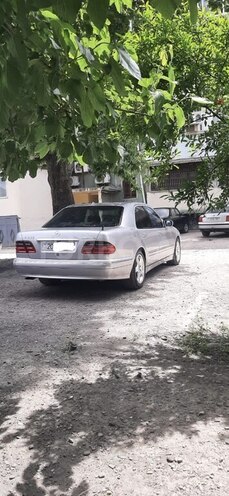 Mercedes E 280 2000, 295,000 km - 2.8 l - Gəncə