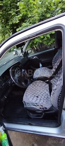 Volkswagen Golf 1995, 530,000 km - 1.8 l - Qax