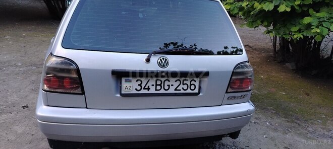 Volkswagen Golf 1995, 530,000 km - 1.8 l - Qax