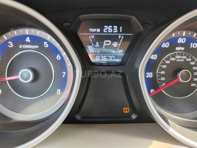 Hyundai Elantra 2015, 87,000 km - 1.8 л - Bakı