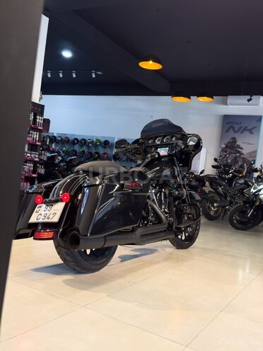 Harley-Davidson FLHX Street Glide-3