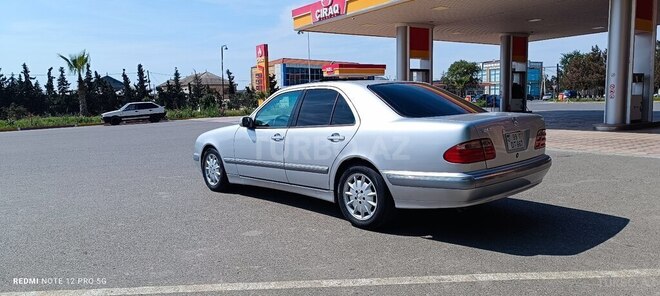 Mercedes E 240 2000, 272,000 km - 2.6 l - Şirvan