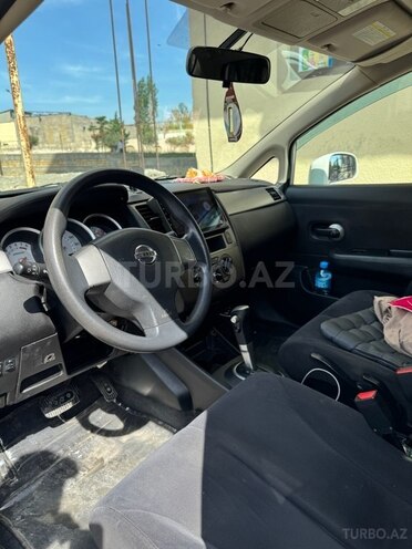 Nissan Tiida-7