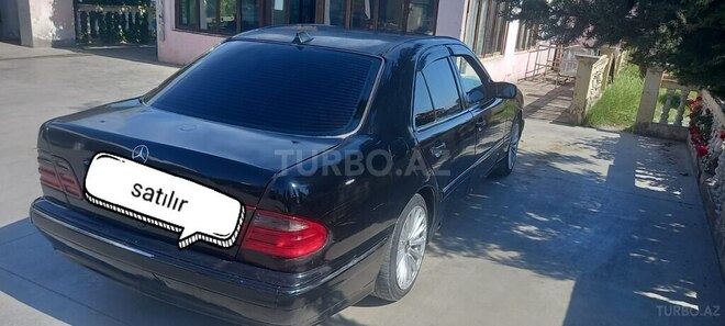 Mercedes E 320 1996, 120,000 km - 3.2 l - Salyan