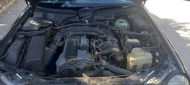 Mercedes E 320 1996, 120,000 km - 3.2 l - Salyan