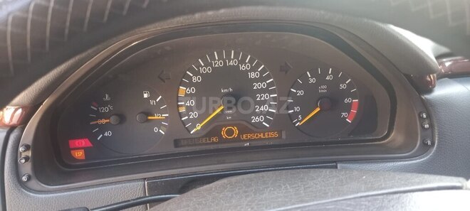 Mercedes E 320 1996, 120,000 km - 3.2 l - Salyan