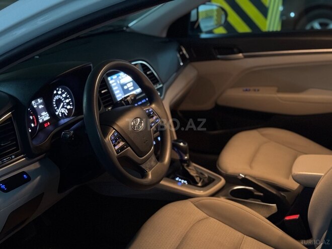 Hyundai Elantra 2016, 134,000 km - 2.0 l - Bakı