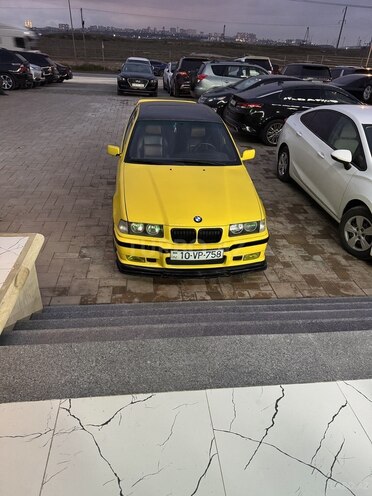 BMW 320-7