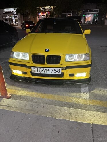 BMW 320-1