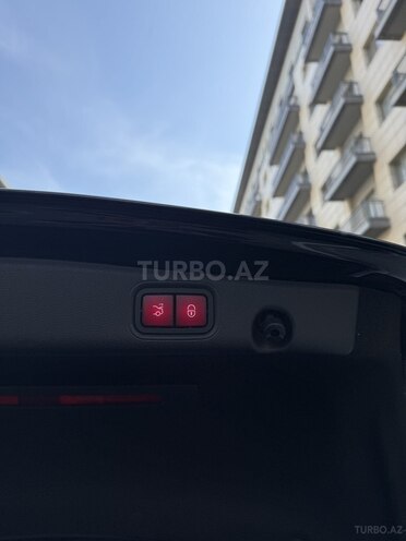 Mercedes E 200-12