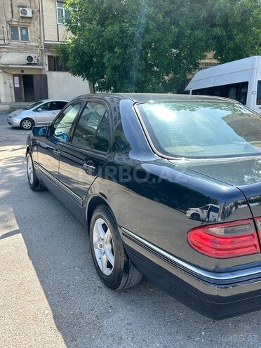 Mercedes E 230 1997, 517,689 km - 2.3 l - Sumqayıt