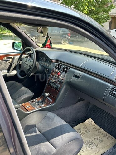 Mercedes E 230 1997, 517,689 km - 2.3 l - Sumqayıt