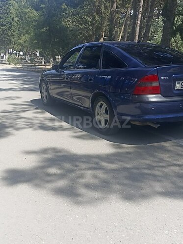 Opel Vectra 1996, 25,800 km - 1.8 l - Sumqayıt