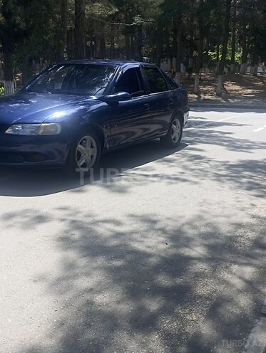 Opel Vectra 1996, 25,800 km - 1.8 l - Sumqayıt