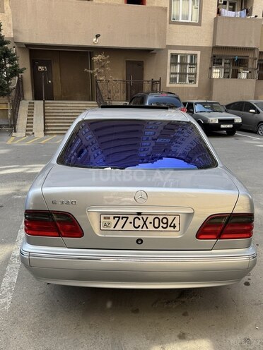 Mercedes E 320 2000, 292,000 km - 3.2 l - Bakı