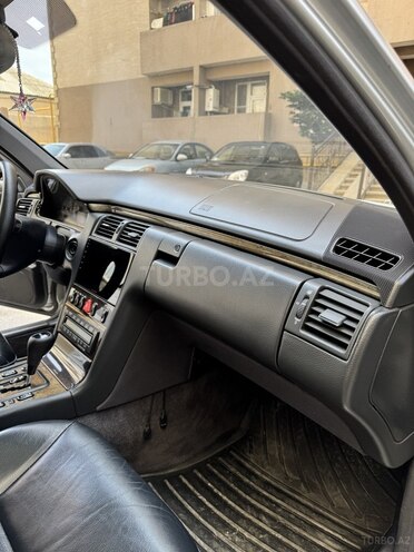 Mercedes E 320 2000, 292,000 km - 3.2 l - Bakı