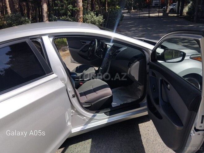 Hyundai Elantra 2015, 122,000 km - 1.8 l - Bakı