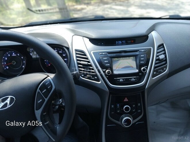 Hyundai Elantra 2015, 122,000 km - 1.8 l - Bakı