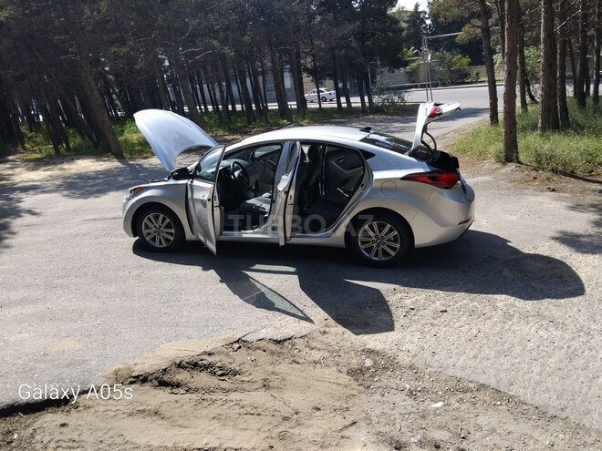Hyundai Elantra 2015, 122,000 km - 1.8 l - Bakı