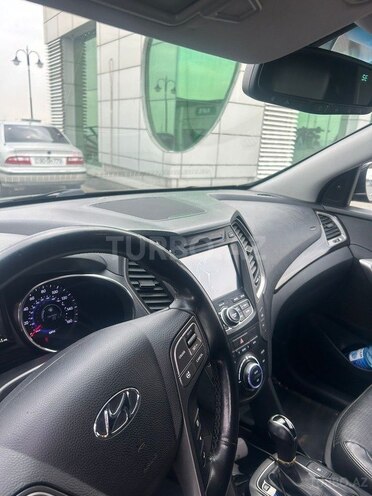 Hyundai Santa Fe-13
