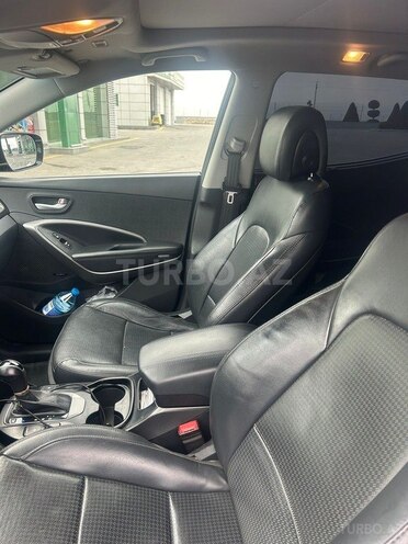 Hyundai Santa Fe-14