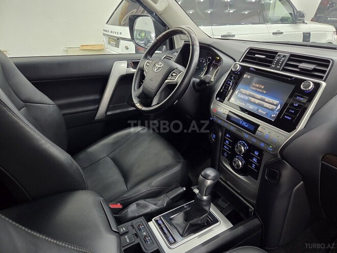 Toyota Land Cruiser Prado-17