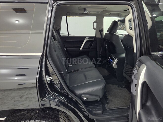 Toyota Land Cruiser Prado-13