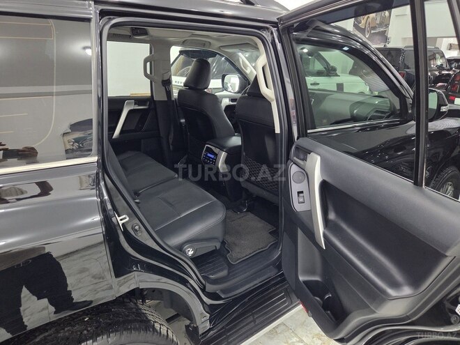 Toyota Land Cruiser Prado-14