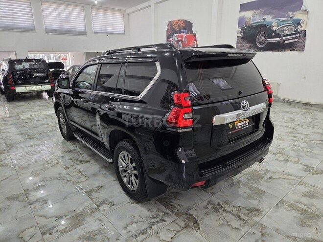 Toyota Land Cruiser Prado-5