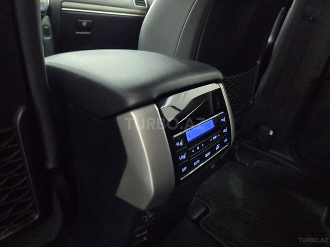 Toyota Land Cruiser Prado-12